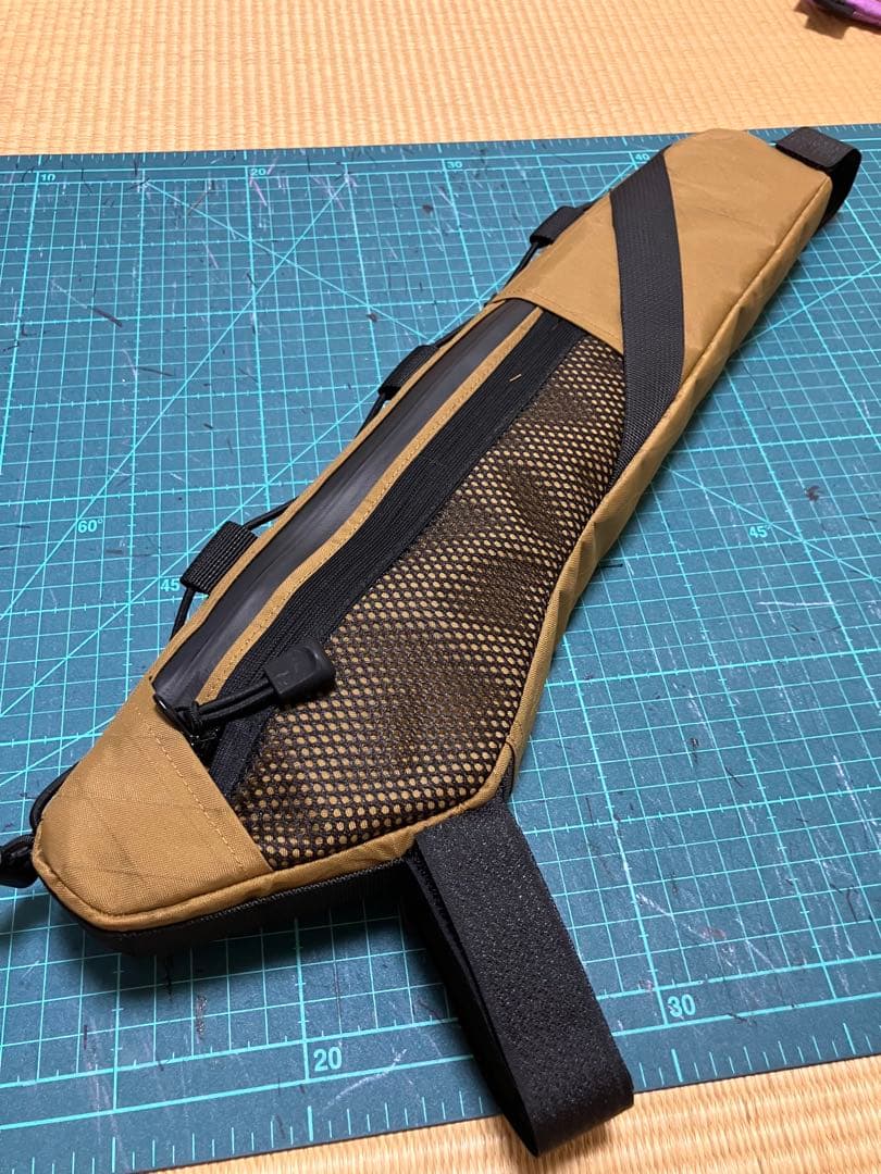 パイナップルフレームバッグ