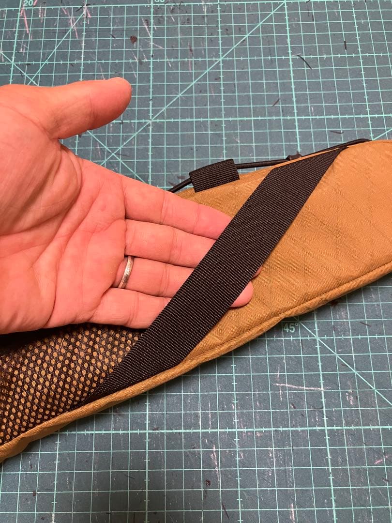 パイナップルフレームバッグ