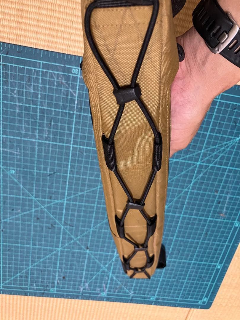 パイナップルフレームバッグ