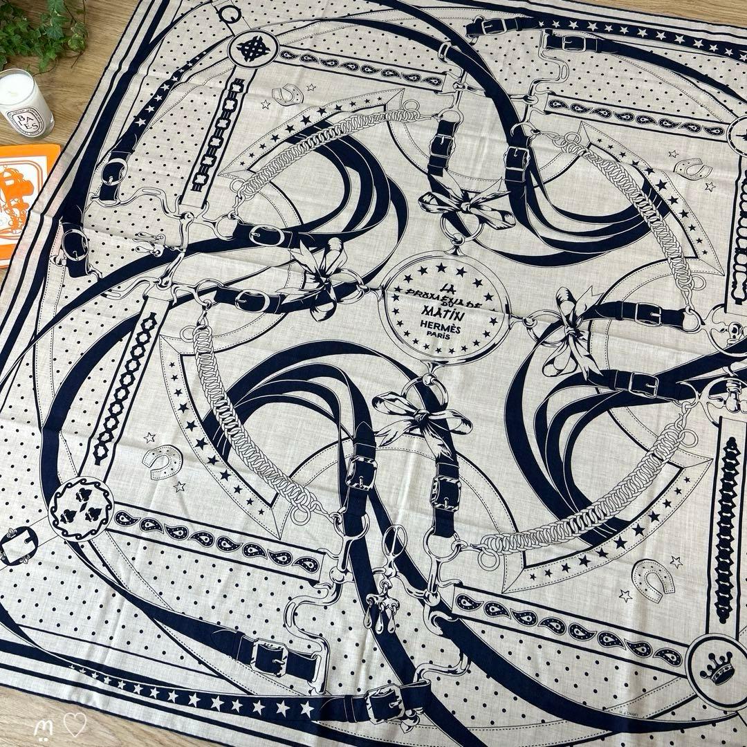 HERMESエルメス　カレジェアン　140　朝の散歩バンダナ　カシシル　ストール