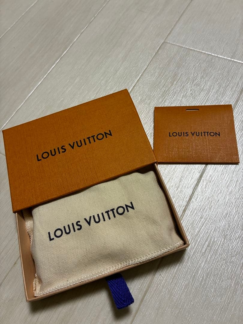 ルイヴィトン ミュルティクレ6 キーケース ノワール アンプラント