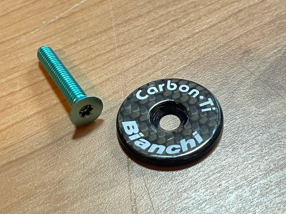 Bianchi ビアンキ　Carbon-Ti カーボントップキャップ