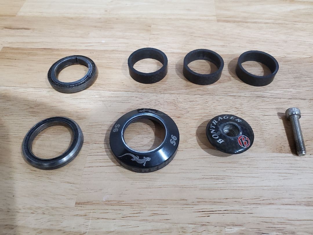 TREK カーボンフレーム、フォーク、前後ホイールセット、後ろ変速ギア付き