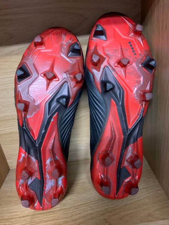 プレデター紐なし adidas スパイク - メルカリ