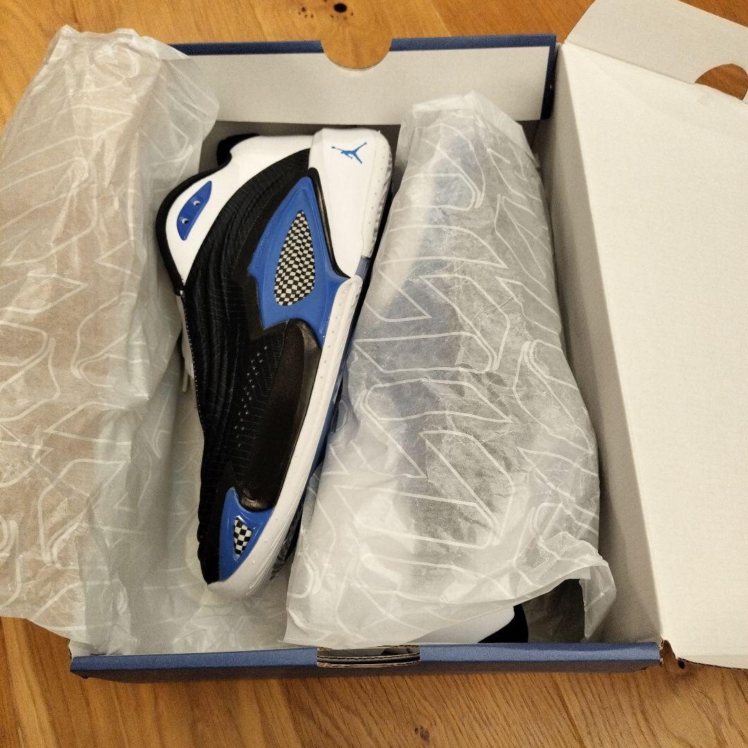 ジョーダンバスケットシューズ バッシュ ルカ 3 PF ルカ・ドンチッチ