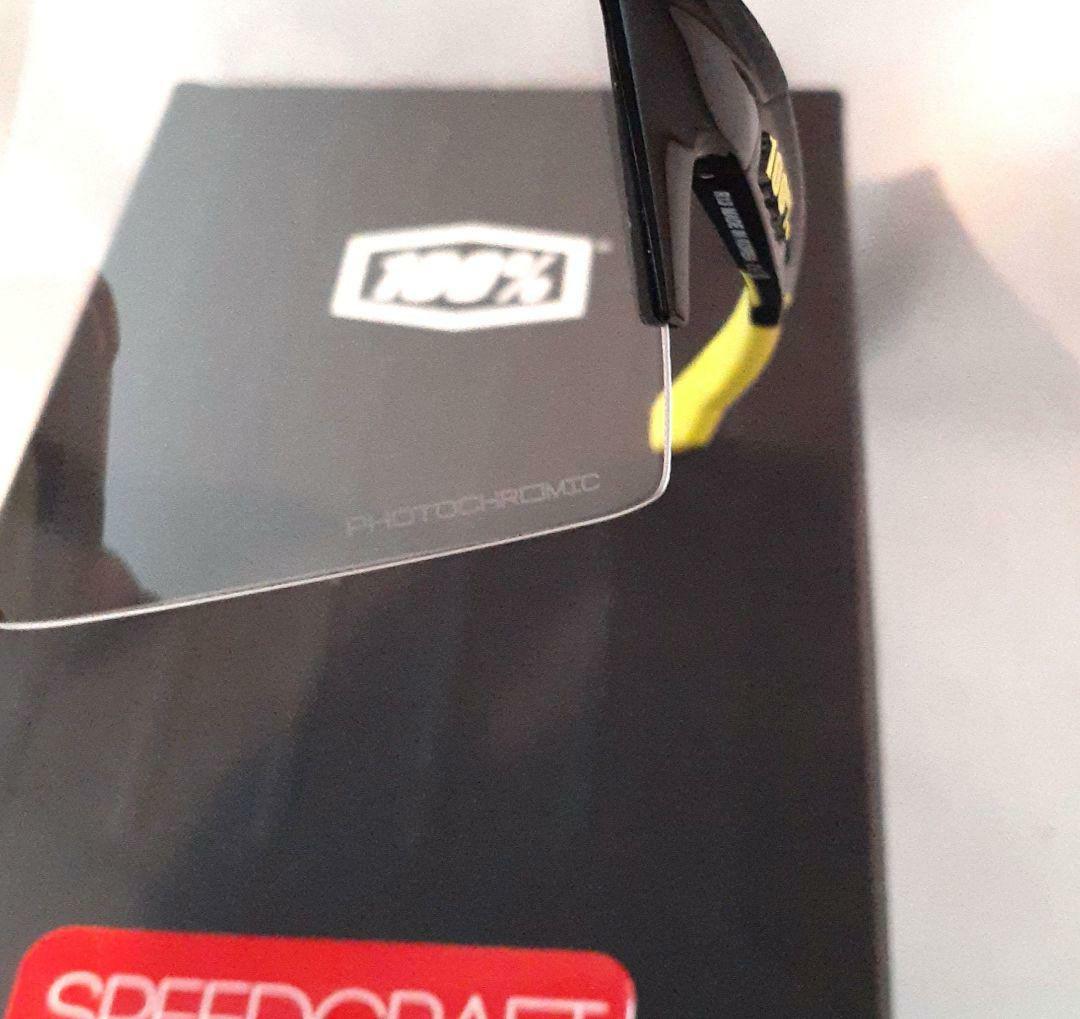 100% Speedcraft 調光レンズ ワンハンドレッド サングラス