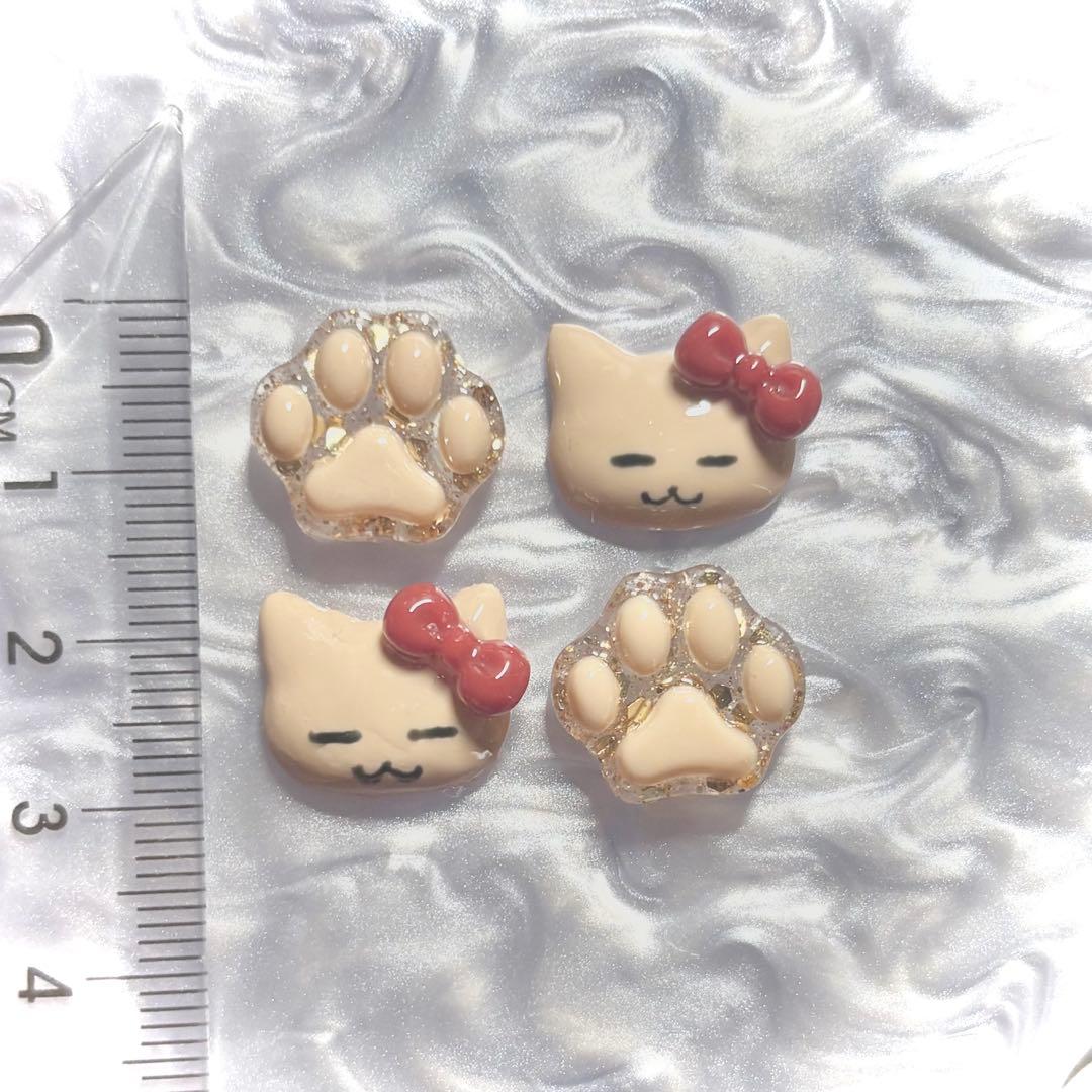 ネイルパーツ】黒ギャル猫＆肉球ゴールド - メルカリ