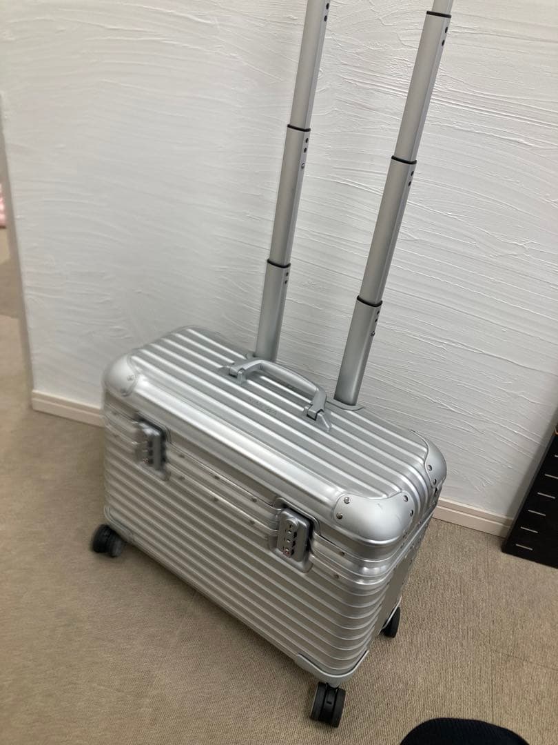 RIMOWA パイロット スーツケース（購入の前にコメントください）