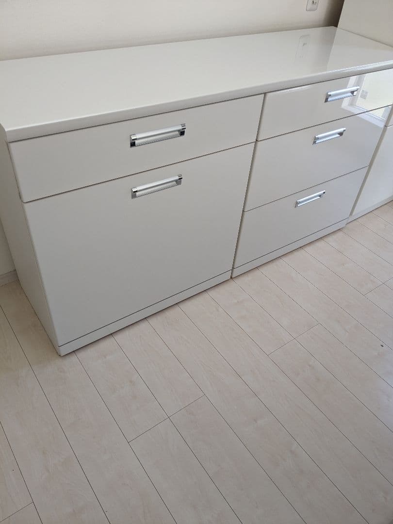 古い小ぶりな木枠のガラス戸棚 小引き出し5杯 食器棚 キャビネット 古