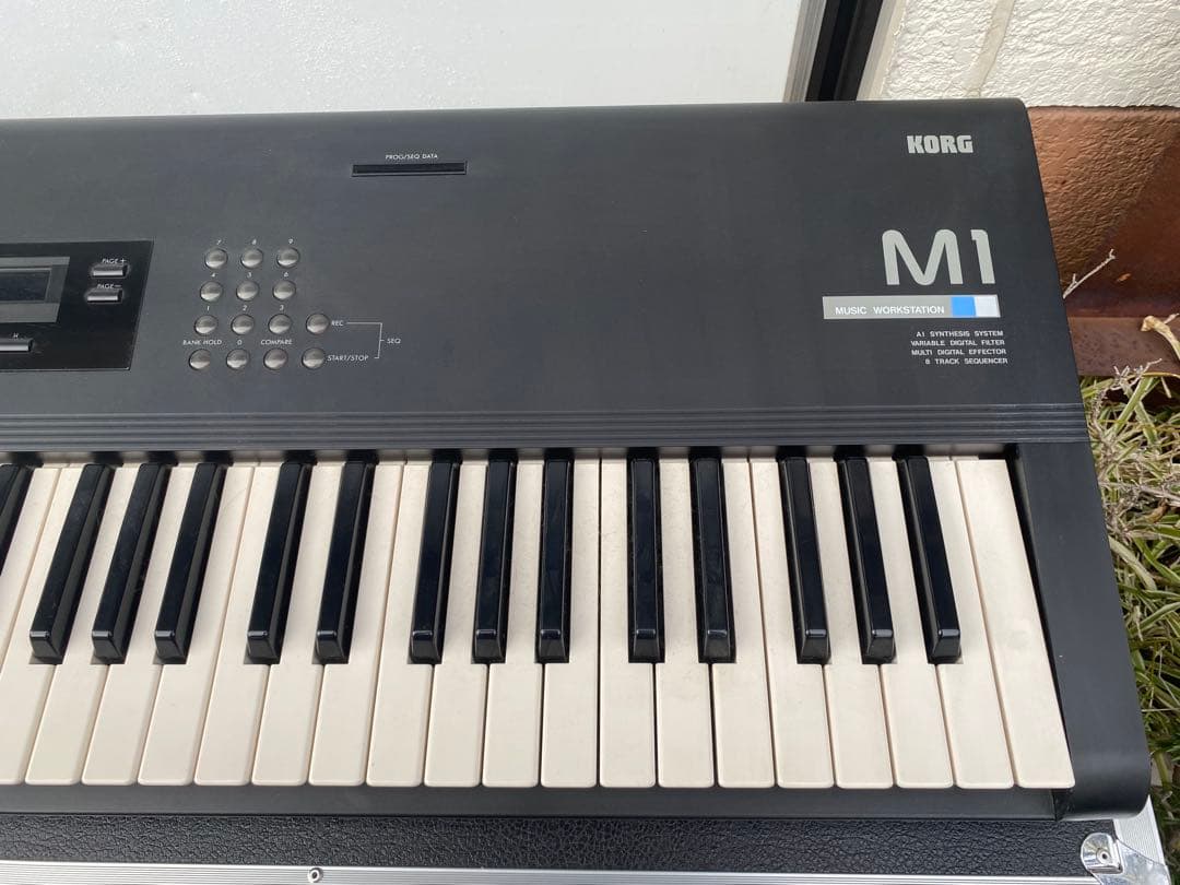 korg m1 シンセサイザー　ハードケース　電源コンセント　美品　中古品
