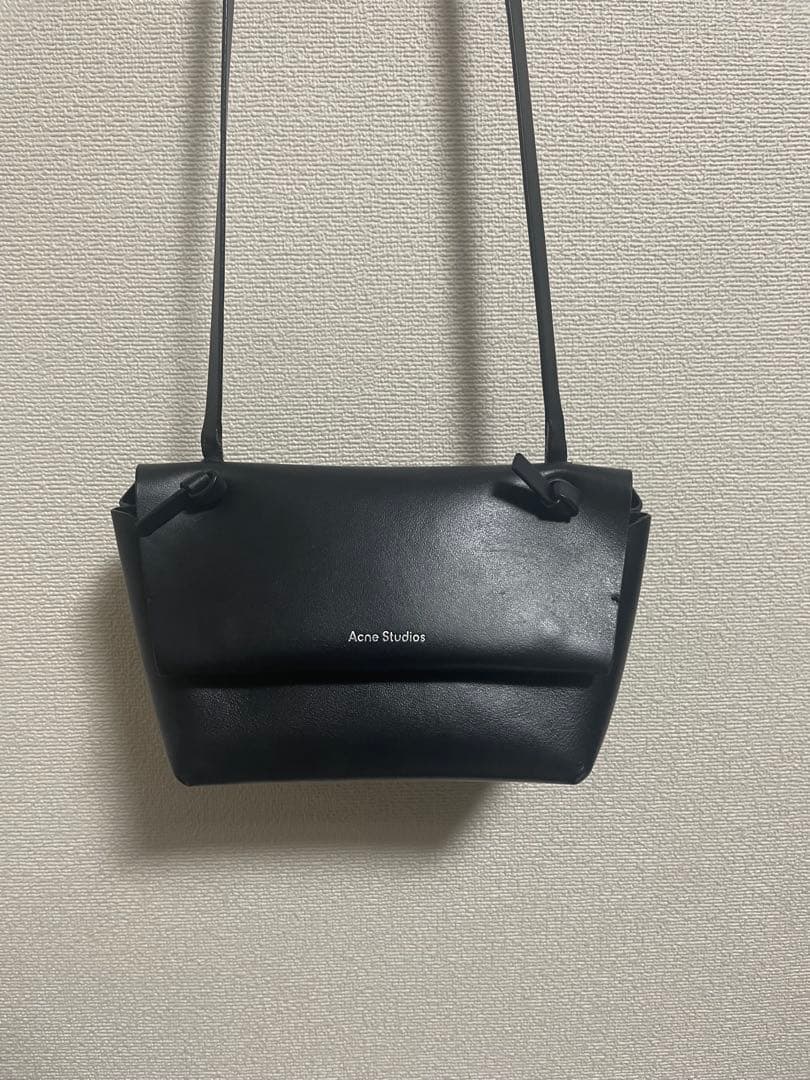 Acne Studios ブラック ミニ ショルダーバッグ