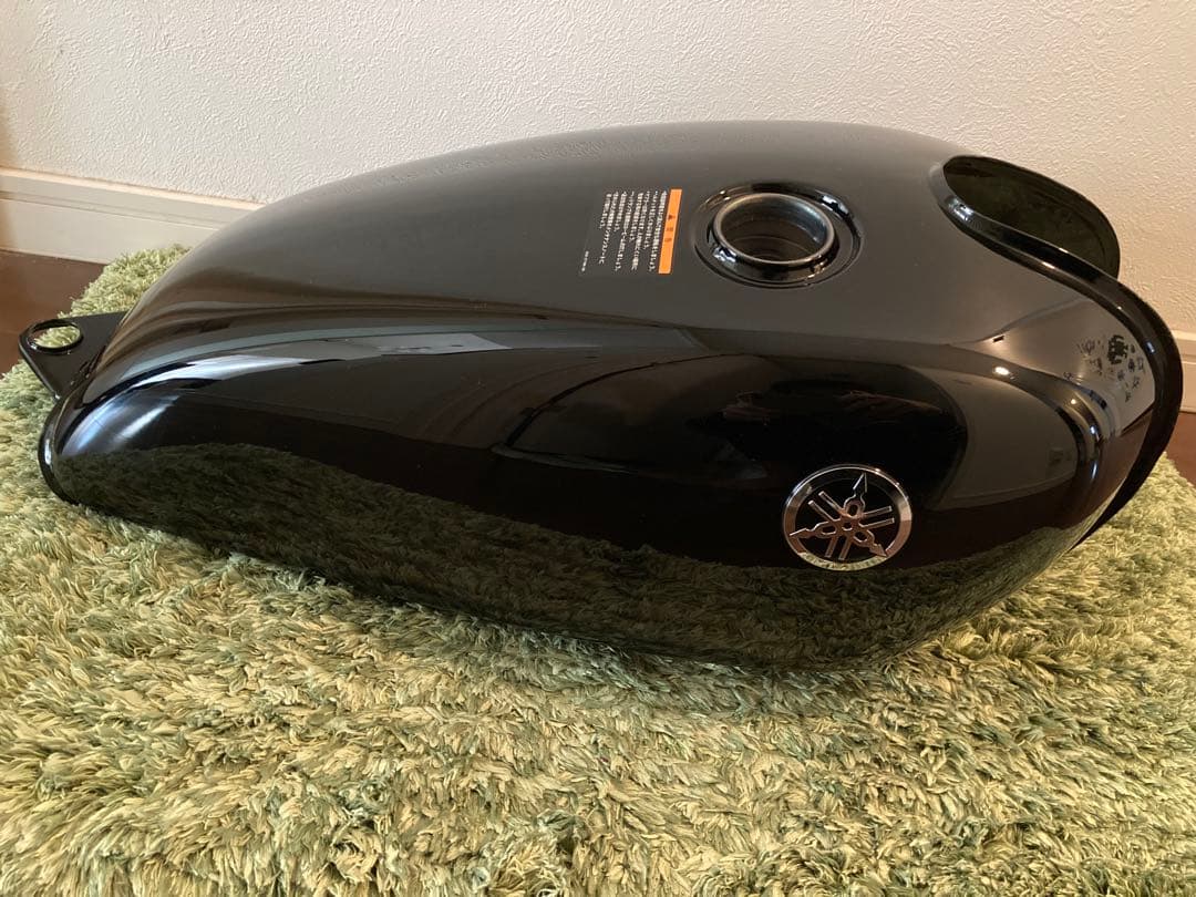 ヤマハ SR400 純正タンク