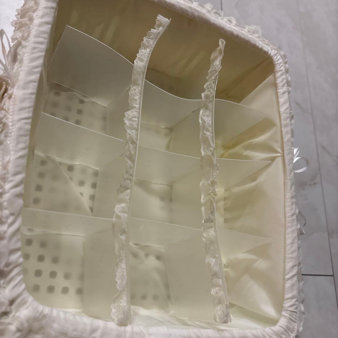 シェシェ仕切り付き収納ボックス