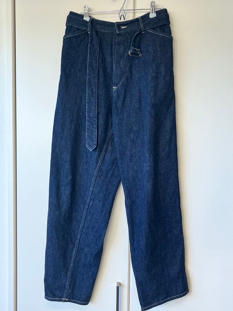 comoli ベルテッドデニム