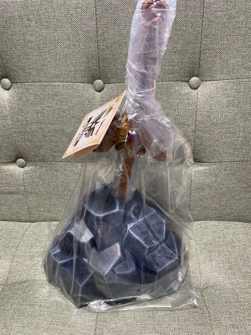 ドラゴンクエスト ロトの剣 ～岩台座付き～ - メルカリ