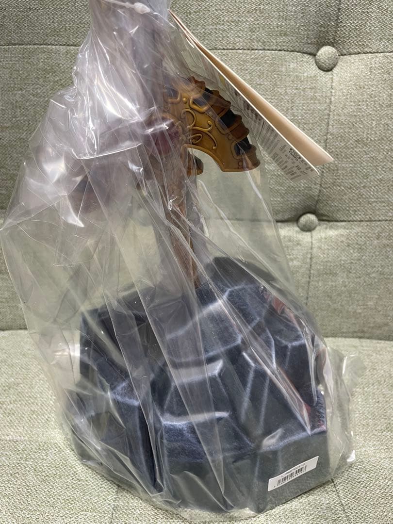 ドラゴンクエスト ロトの剣 ～岩台座付き～ - メルカリ