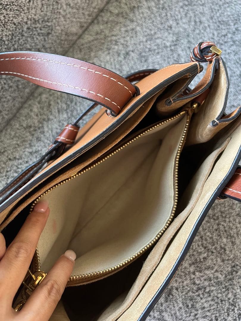 21日値下げ　ＬＯＥＷＥ ゲートトップハンドルバック