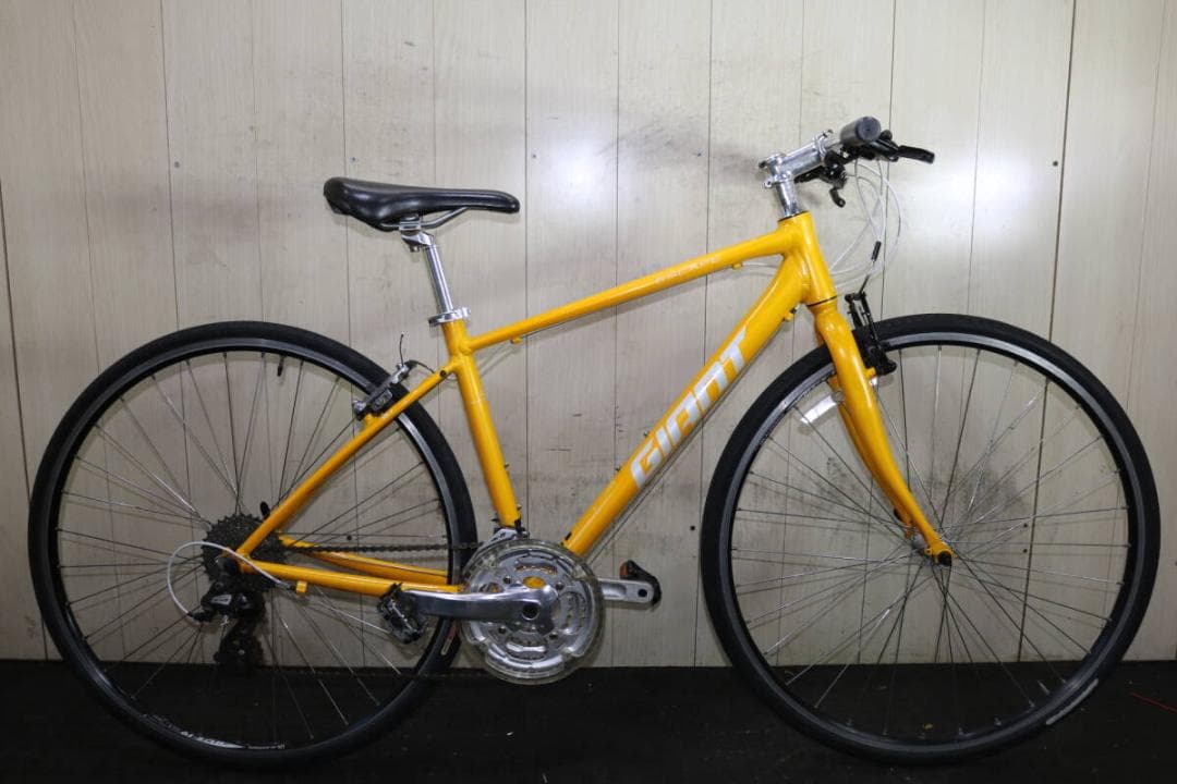 GIANT ESCAPE R3 700C アルミ24速 435mm YELLOW