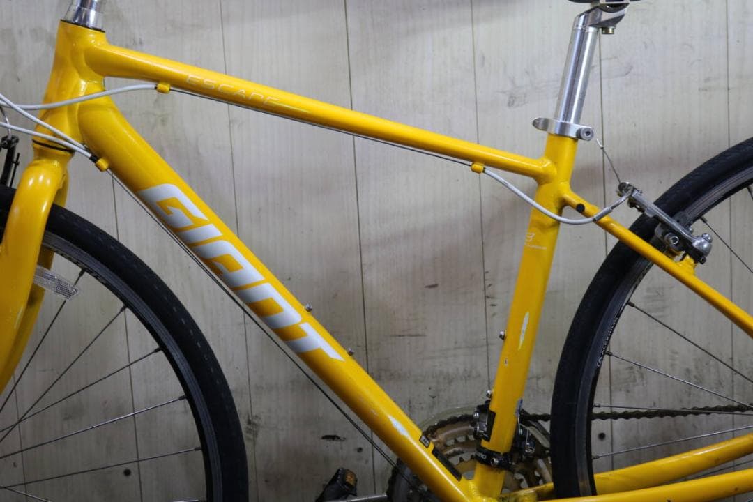 GIANT ESCAPE R3 700C アルミ24速 435mm YELLOW