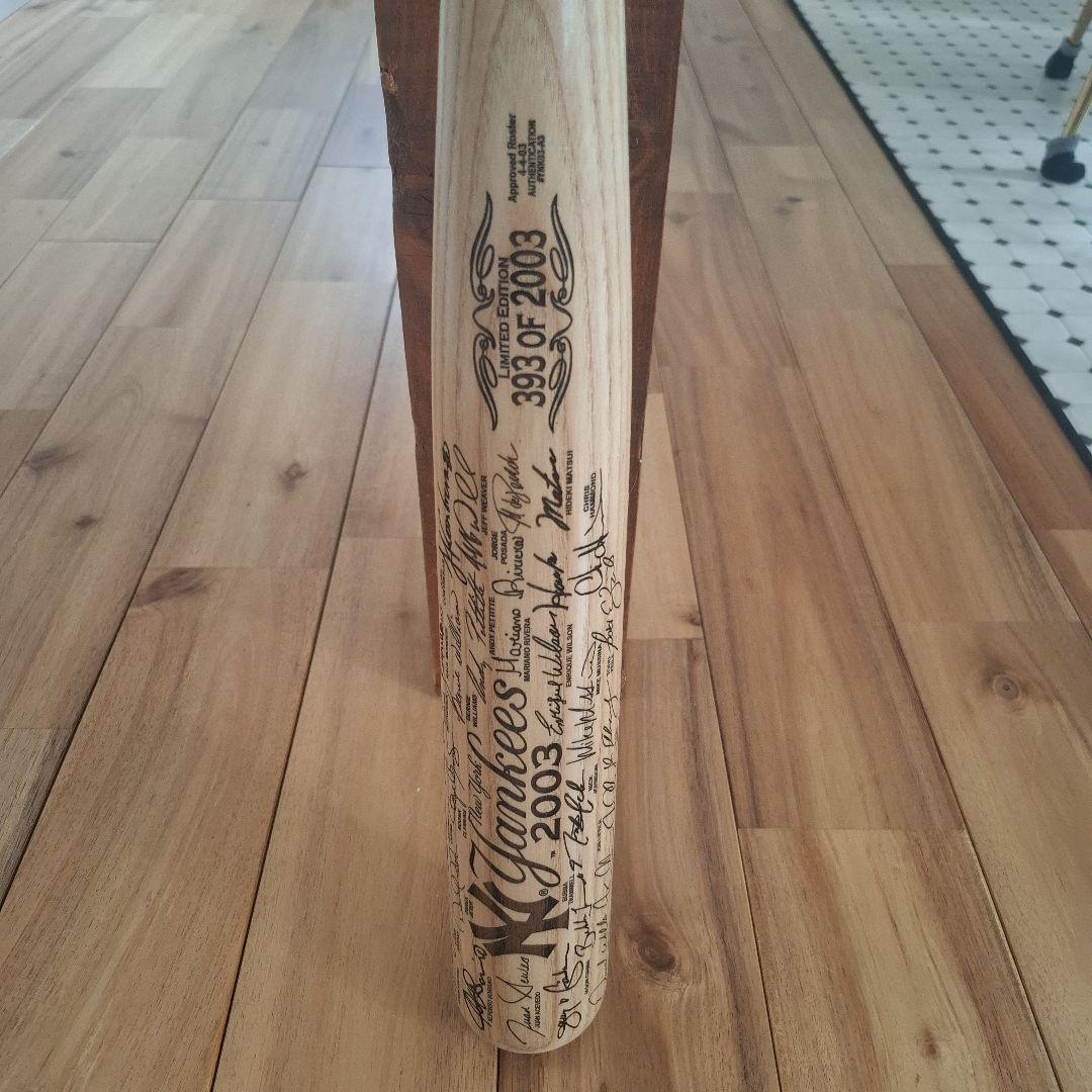 2003年ニューヨーク・ヤンキースのチームサイン刻印された記念バット