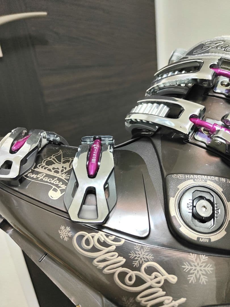 GEN FACTORY sure FREEDOM スキーブーツ 23cm極美品☆