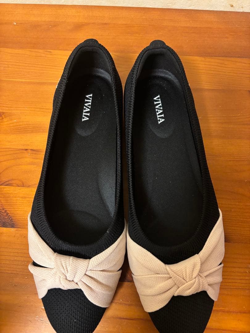 VIVAIA アーモンドトゥ　リボン　フラットシューズ　25㎝　【新品】