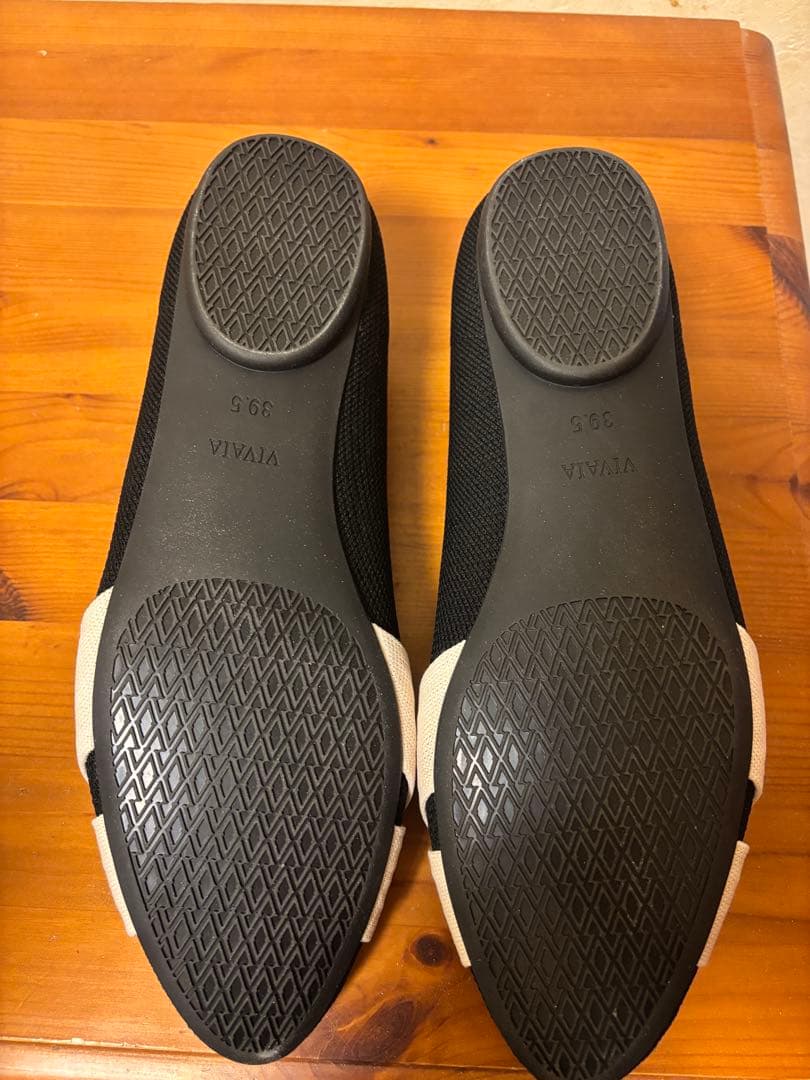 VIVAIA アーモンドトゥ　リボン　フラットシューズ　25㎝　【新品】