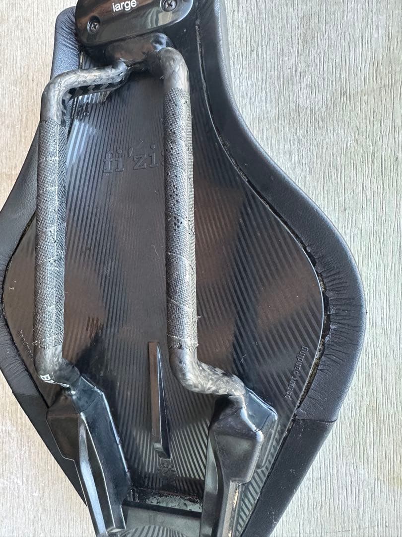 トライアスロンサドル カーボンレール、Fizik Mistica