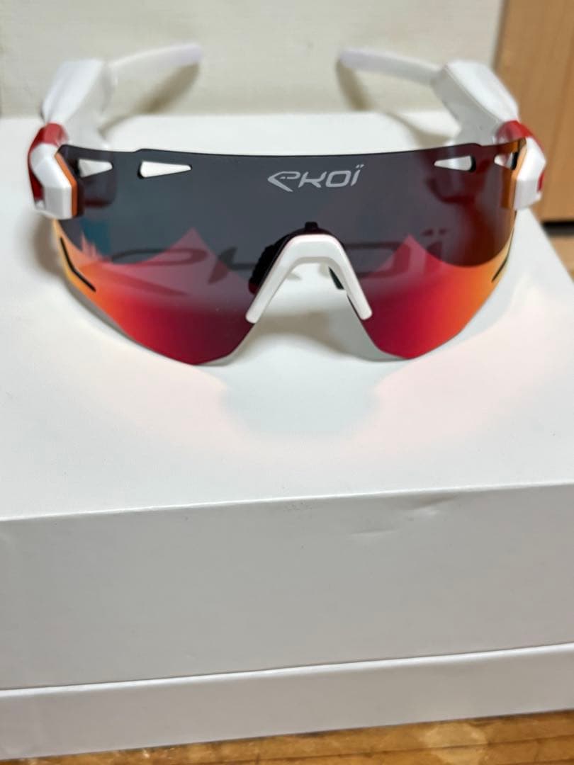 EKOI スポーツサングラス ホワイト/レッド ジャンク
