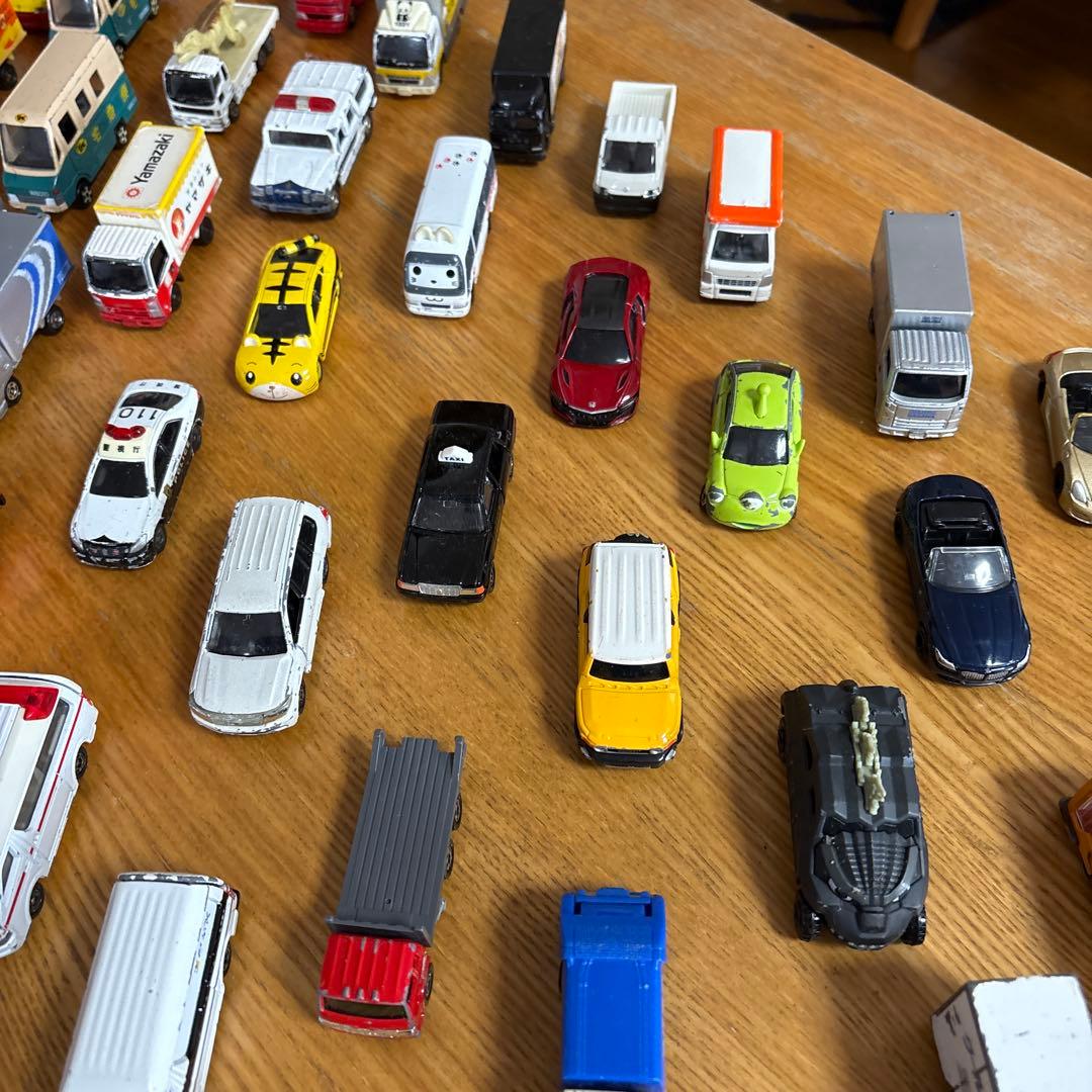 トミカ とミニカー多数と収納ケース70台 ミニカー コレクションケース