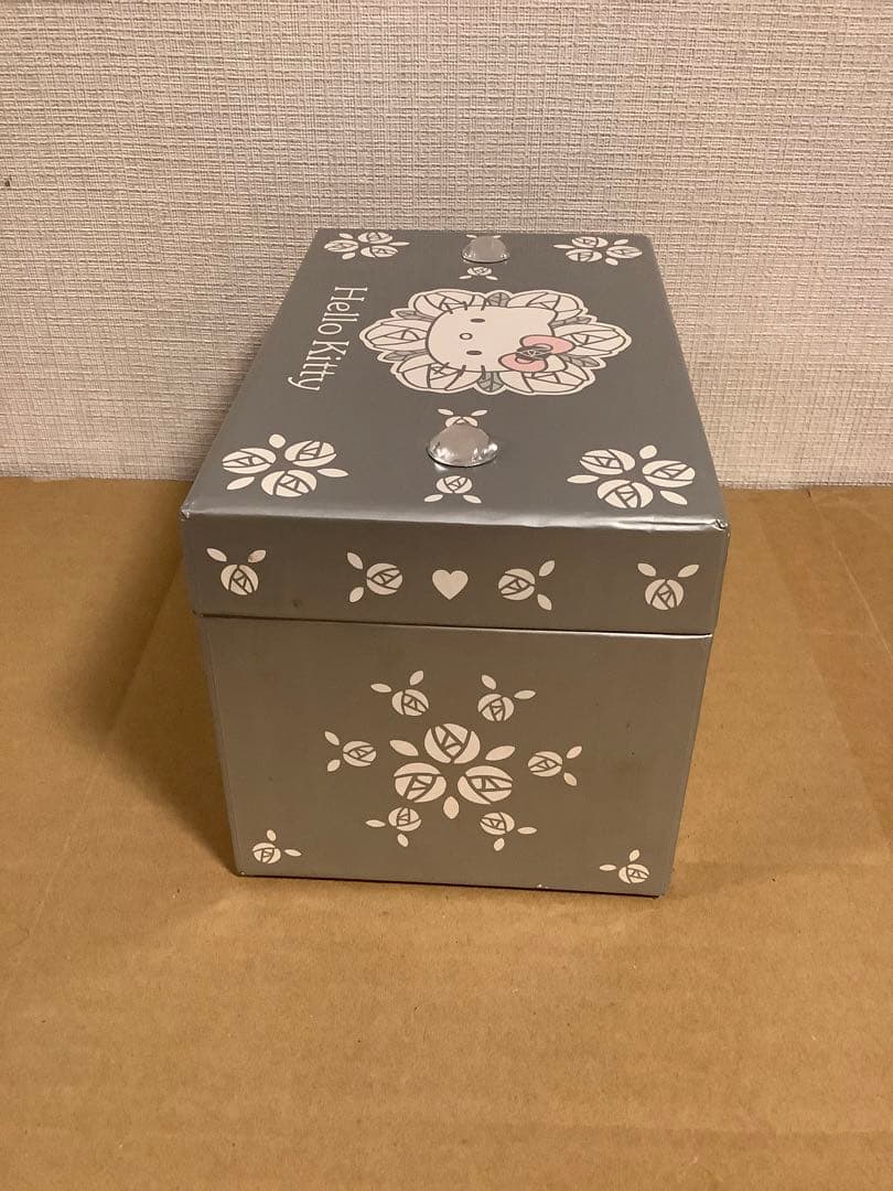 ハローキティ　　収納ボックス　　希少