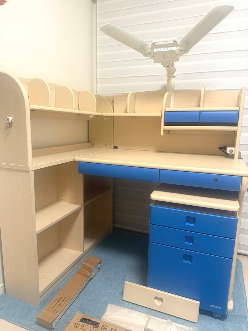 （大阪引取り限定）KOIZUMI L字型学習机とチェアセット