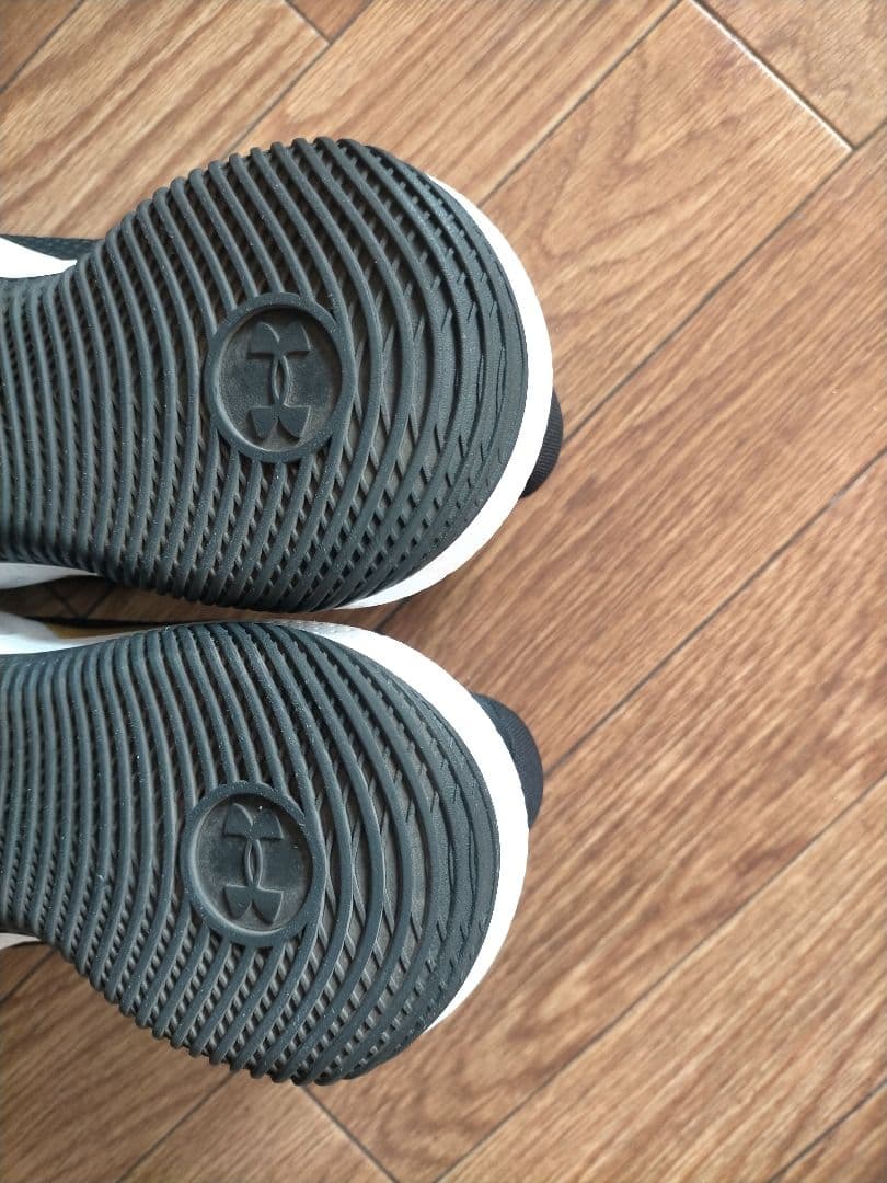 CURRY バスケットボールシューズ ブラック/ゴールド