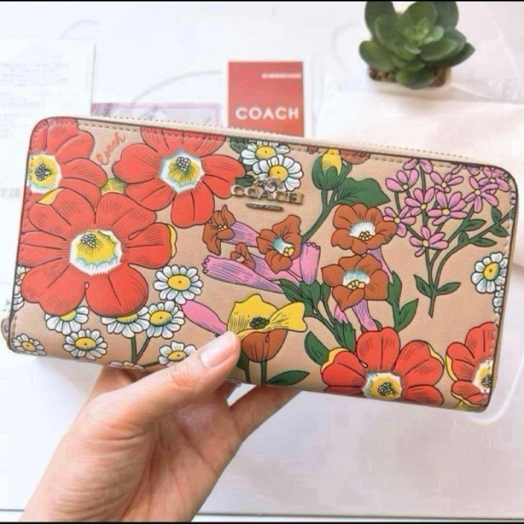 ✨新品未使用✨COACH フラワー　長財布　花柄　派手柄　フローラル