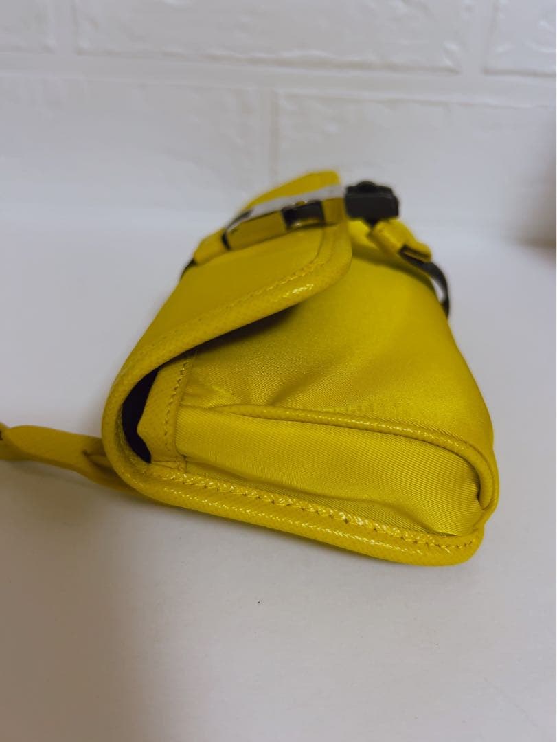 プラダ　PRADA メガネケース　未使用品　イエロー　黄色