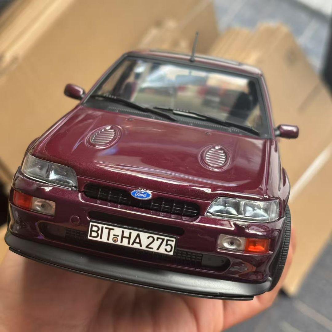 Ford Escort RS Cosworth ダークレッド ミニカー 1/18