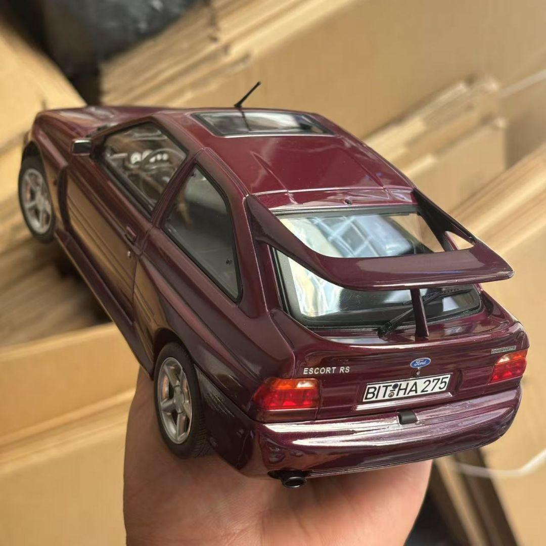 Ford Escort RS Cosworth ダークレッド ミニカー 1/18