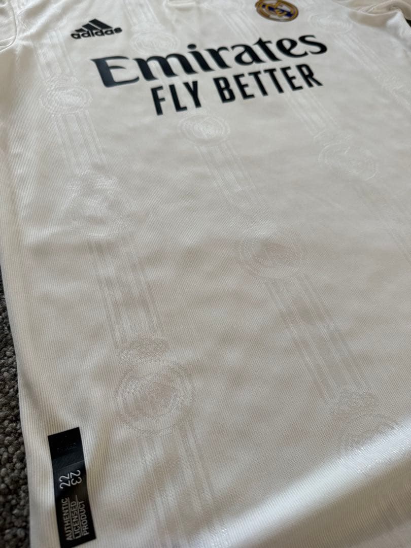 『早い者勝ち！新品未使用』レアルマドリード ベンゼマ　　2022年 ユニフォーム