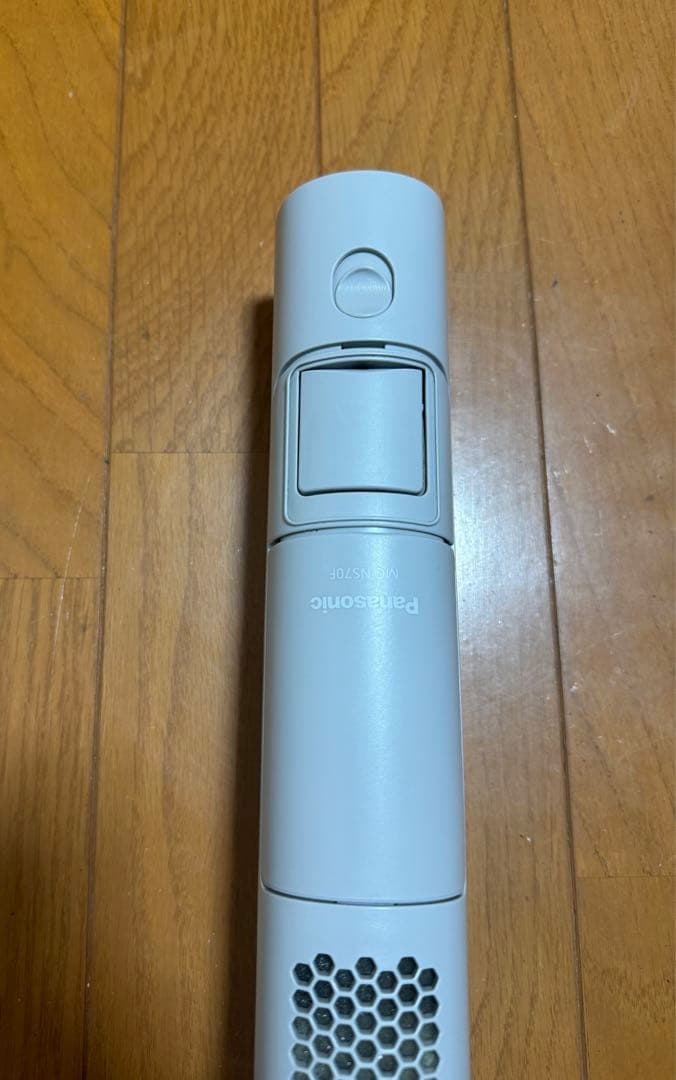 パナソニック セパレート型コードレススティック掃除機 MC-NS70F