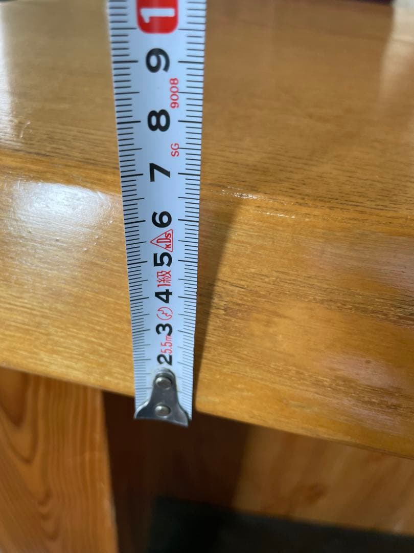 一枚板、木の種類はシオジです。