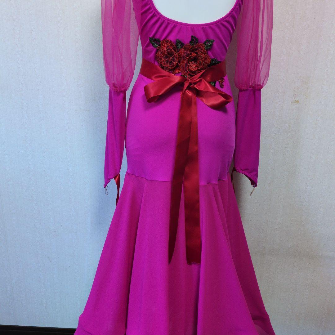 薔薇の飾り社交ダンスドレス　長袖ワンピース　値下げ