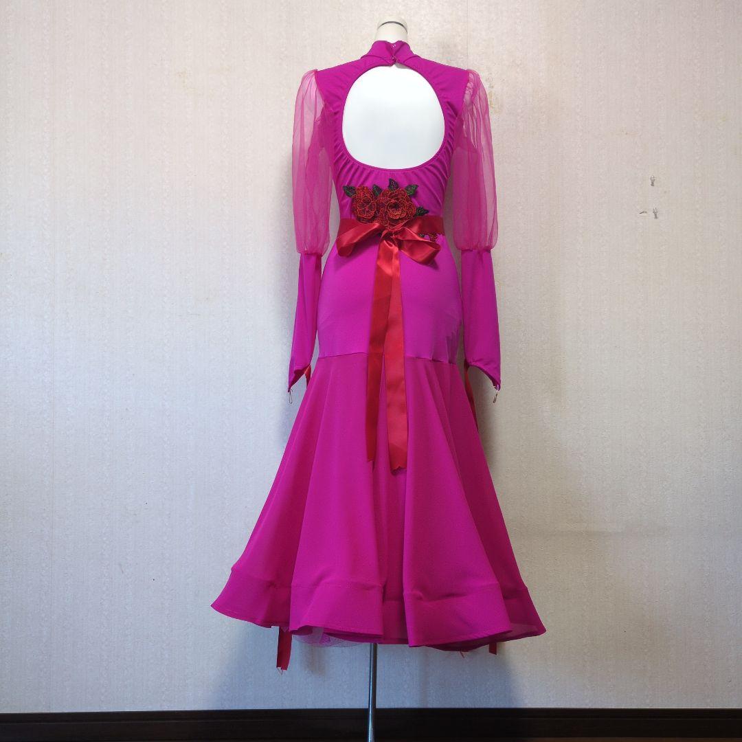 薔薇の飾り社交ダンスドレス　長袖ワンピース　値下げ