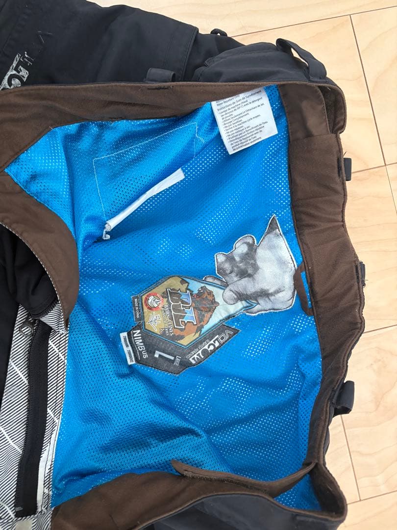 VOLCOM スノーボード　ウェア　L