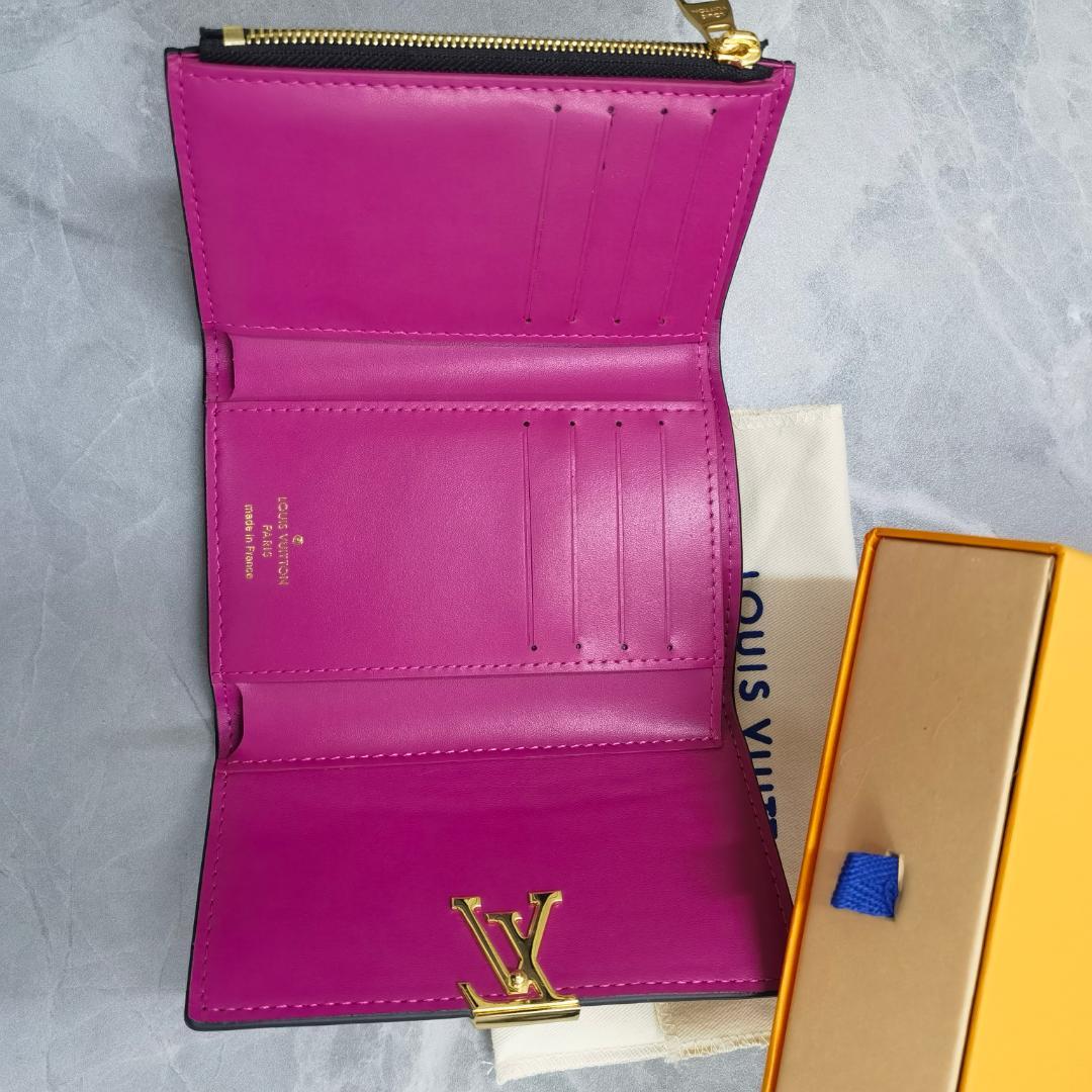 M62157 ポルトフォイユ・カプシーヌ コンパクト 折り財布