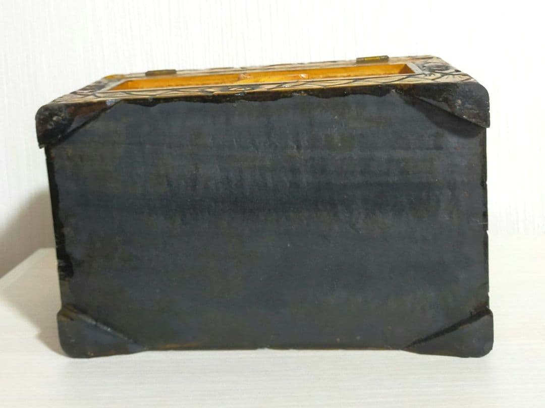 蔵出しセール✨楠の木　花鳥木彫り収納箱　希少品　お洒落