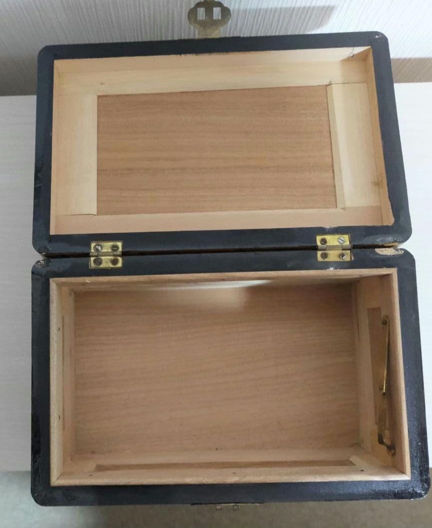 蔵出しセール✨楠の木　花鳥木彫り収納箱　希少品　お洒落