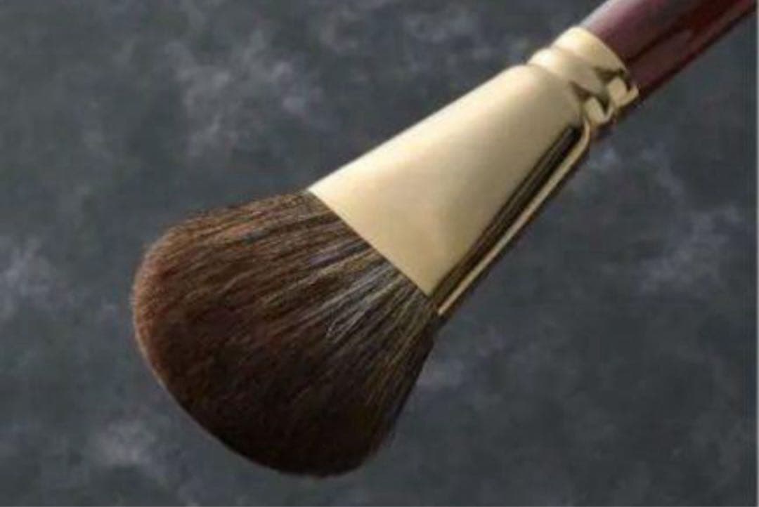 ゆ*き様 【人気商品★再入荷】ウエダ美粧堂 パウダーブラシ (圧巻の職人技) ラ