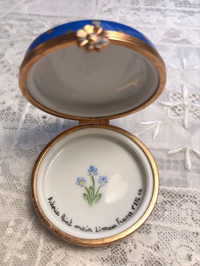 リモージュロイヤルブルーのピルケース