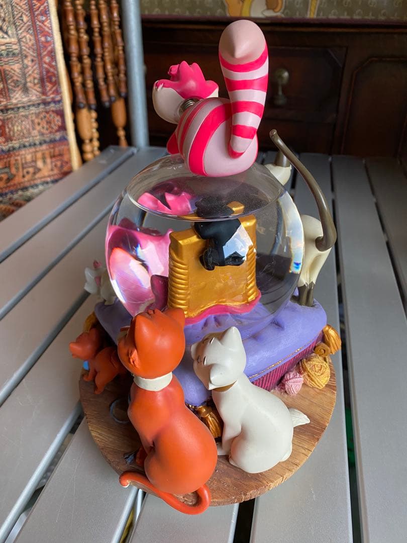 不思議の国のアリス チェシャ猫　スノードーム　オルゴール　フィギュア