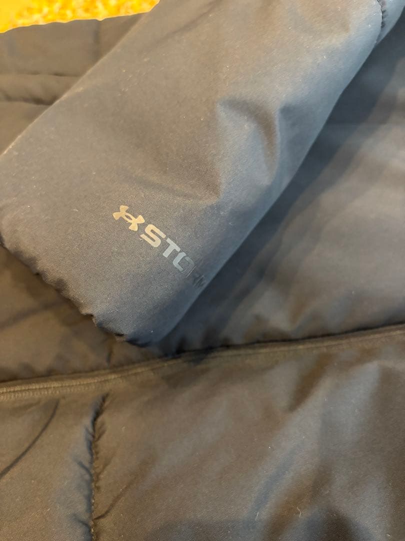 UNDER ARMOUR ブラック ベンチコート